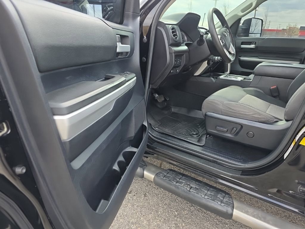 Used 2015 Toyota Tundra SR5 AWD/4WD image 10