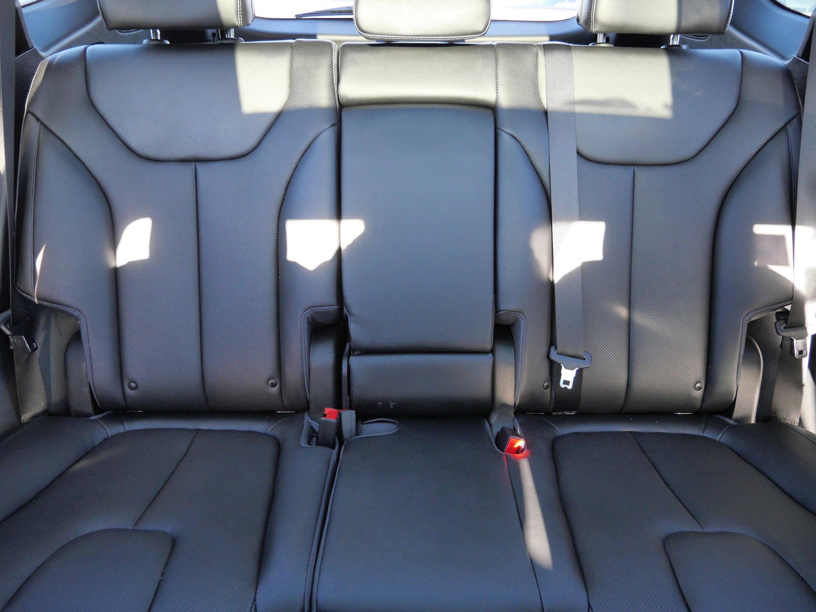 Certified 2023 Hyundai Santa Fe SEL w/ Premium Package image 13