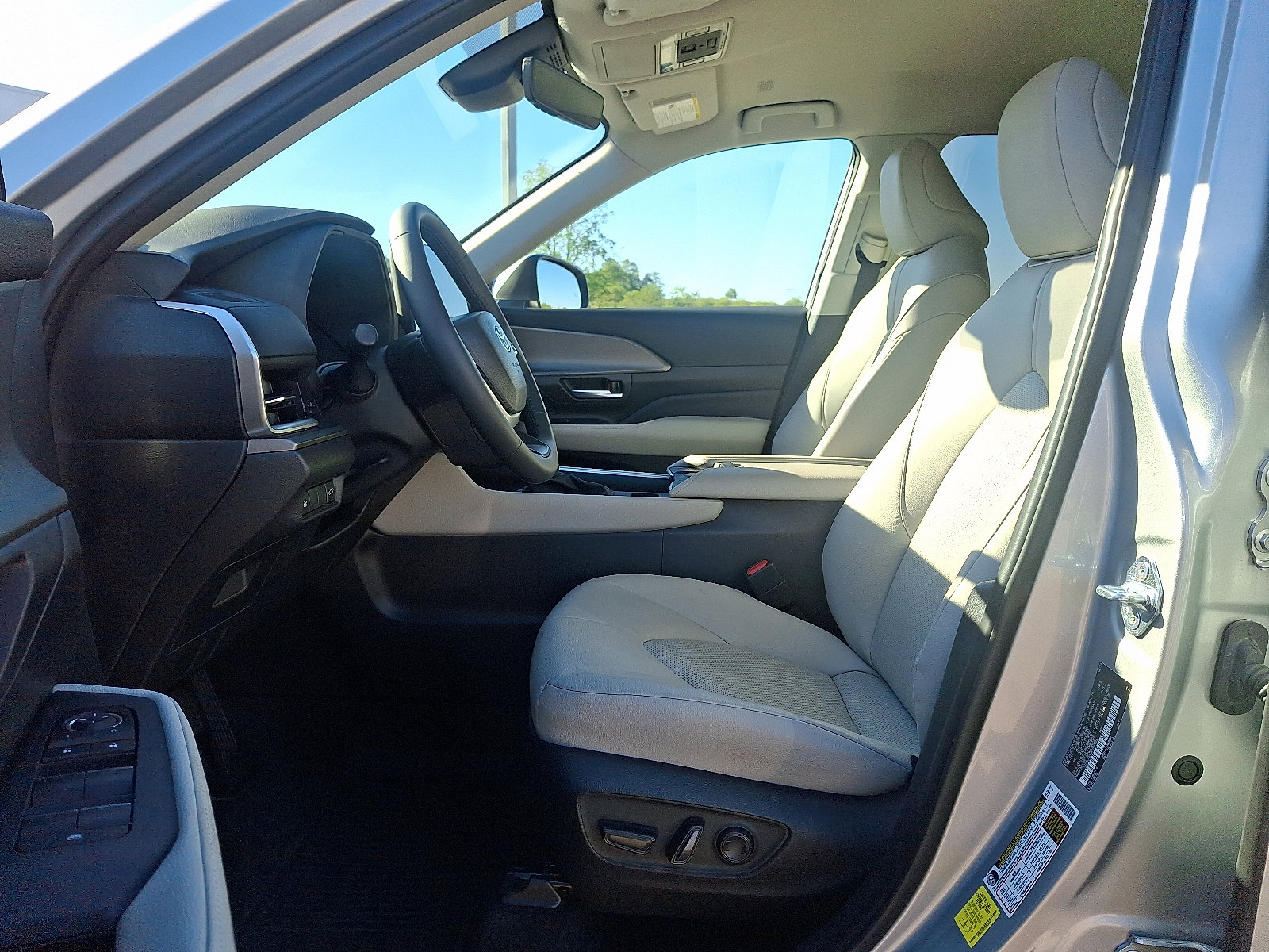 Certified 2024 Toyota Grand Highlander AWD Hybrid image 14