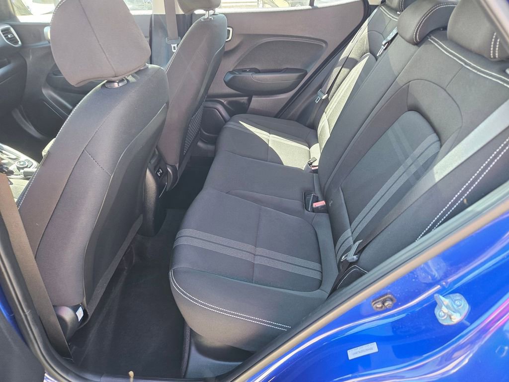 Used 2025 Hyundai Venue SEL image 27