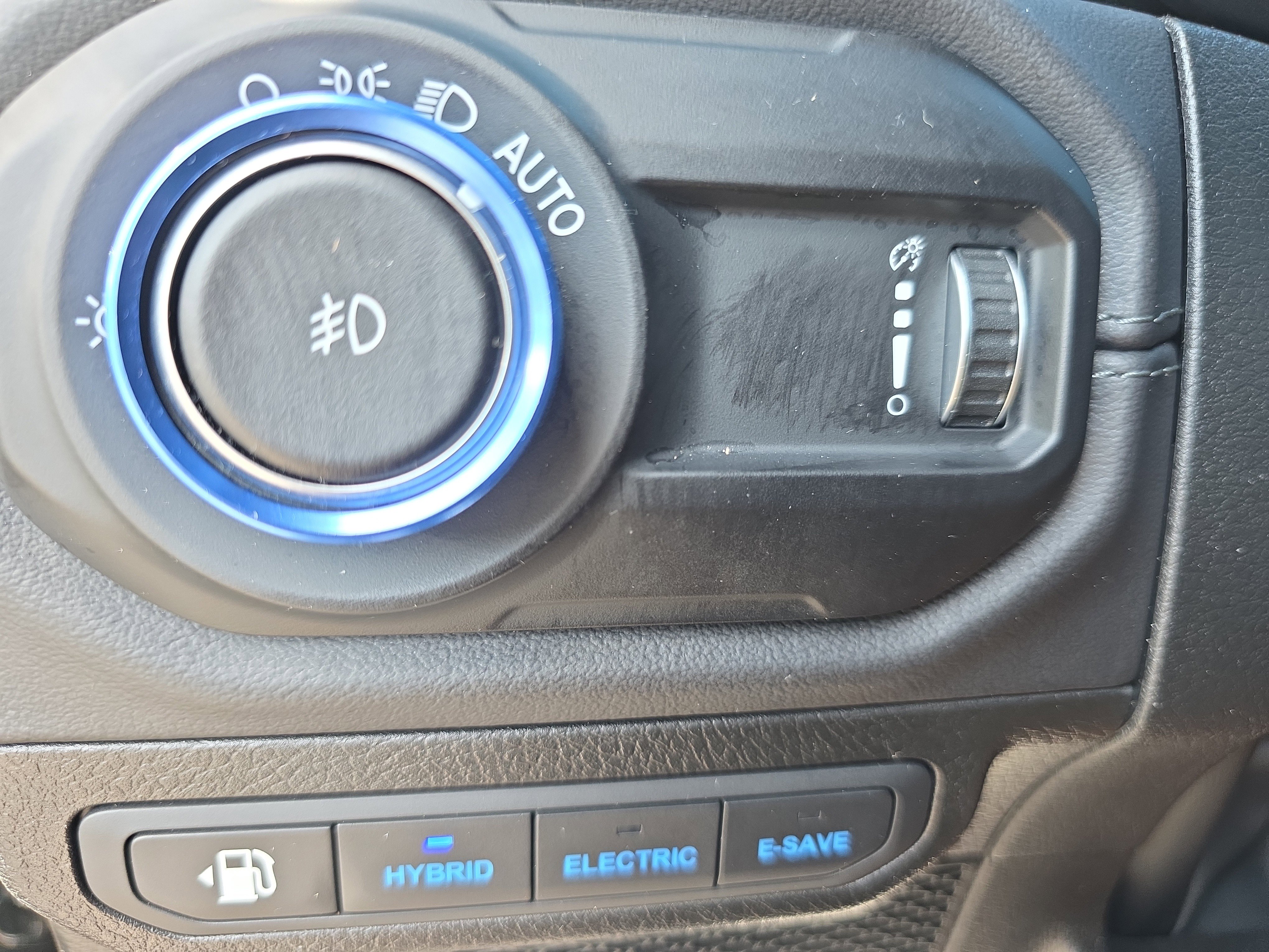 Used 2024 Jeep Wrangler Sahara w/ Safety Group image 30