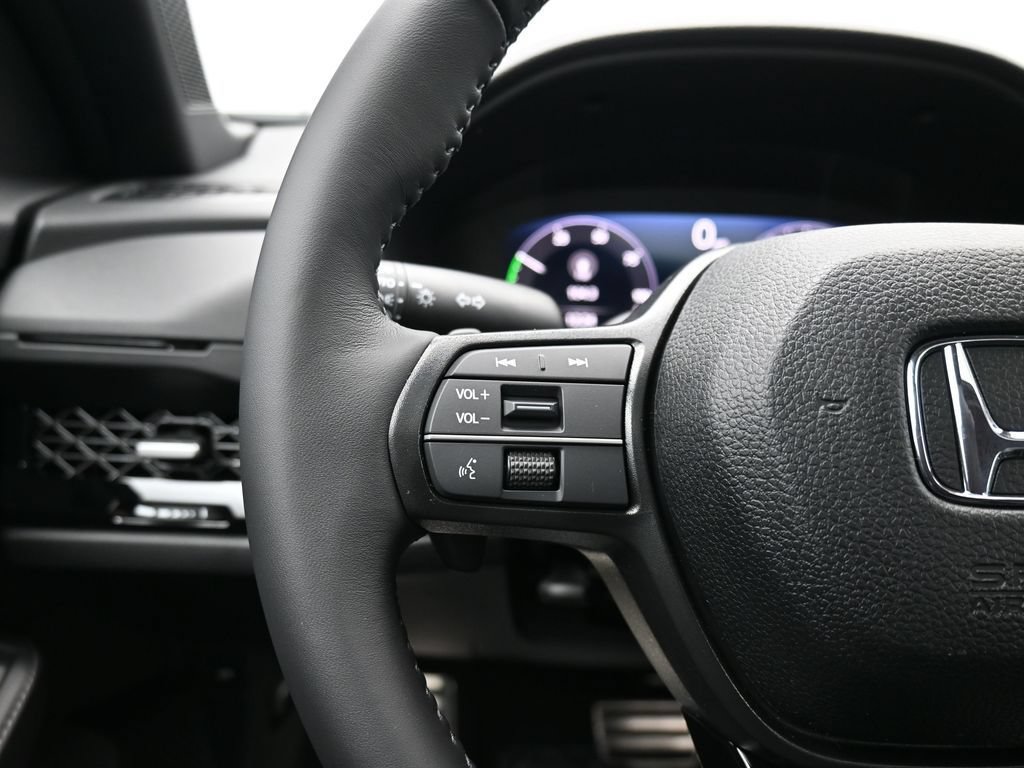 Used 2025 Honda Accord Sport image 33