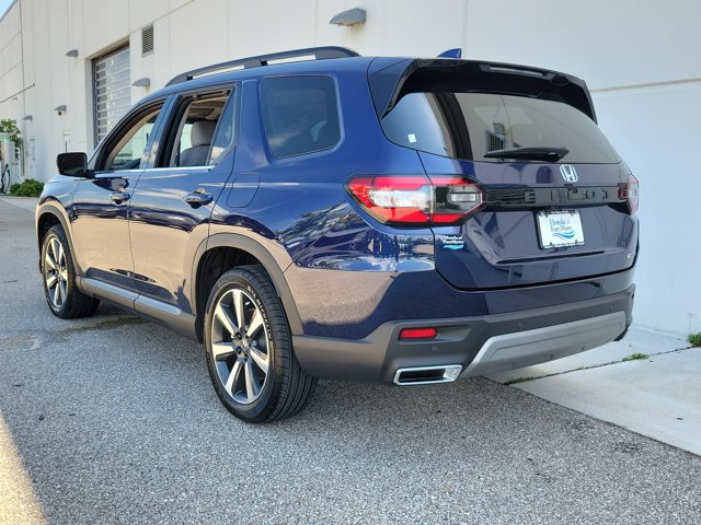 Used 2023 Honda Pilot Touring image 4