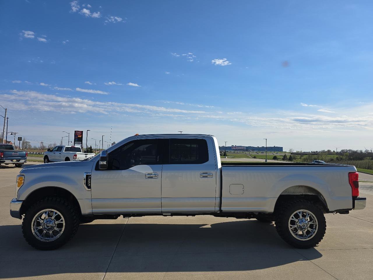 Used 2017 Ford F350 XLT w/ XLT Premium Package image 2