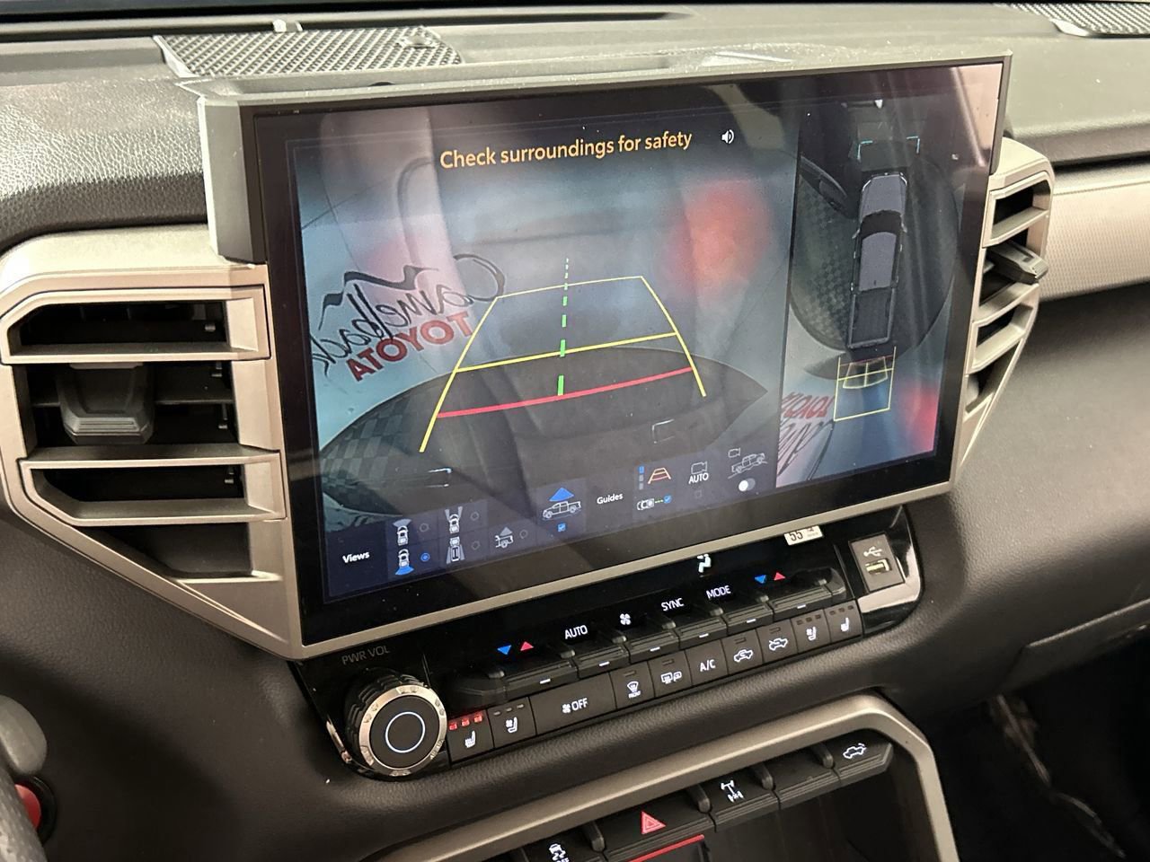 Used 2025 Toyota Tundra Limited w/ TRD Off-Road Package AWD/4WD image 18