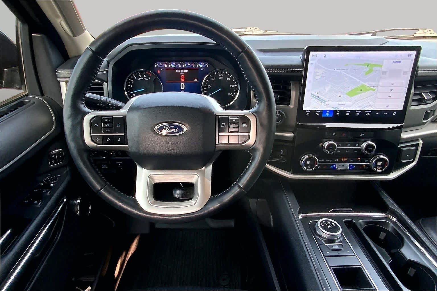 Used 2023 Ford Expedition XLT RWD image 6