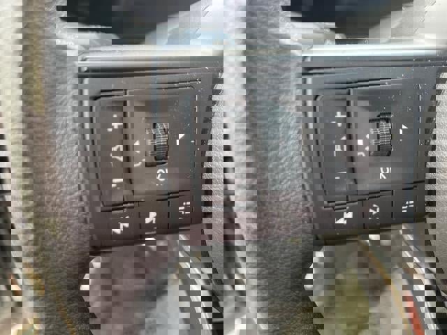 Used 2025 Nissan Kicks SV w/ Illumination Package image 8