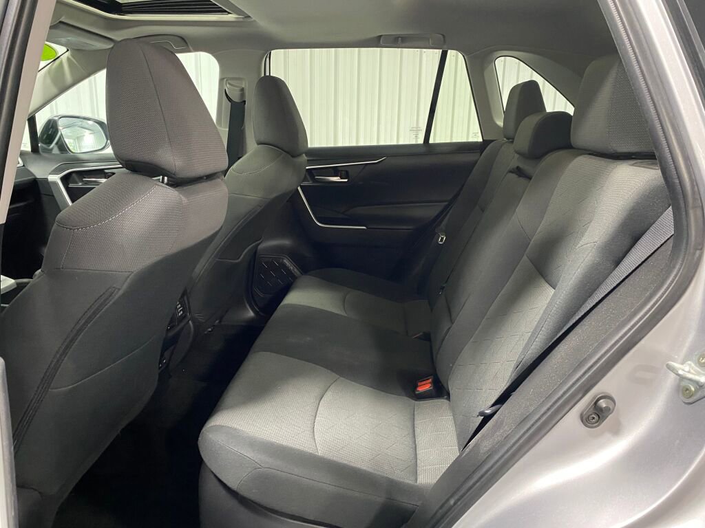 Used 2022 Toyota RAV4 XLE image 6