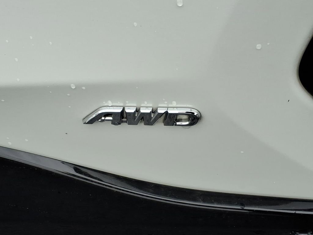 Used 2023 Toyota RAV4 XSE AWD/4WD image 11