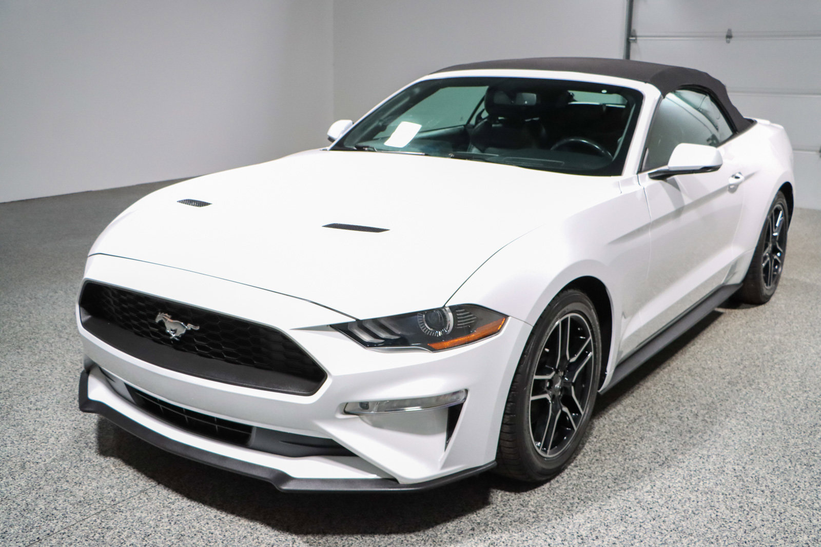 Used 2020 Ford Mustang Premium image 28
