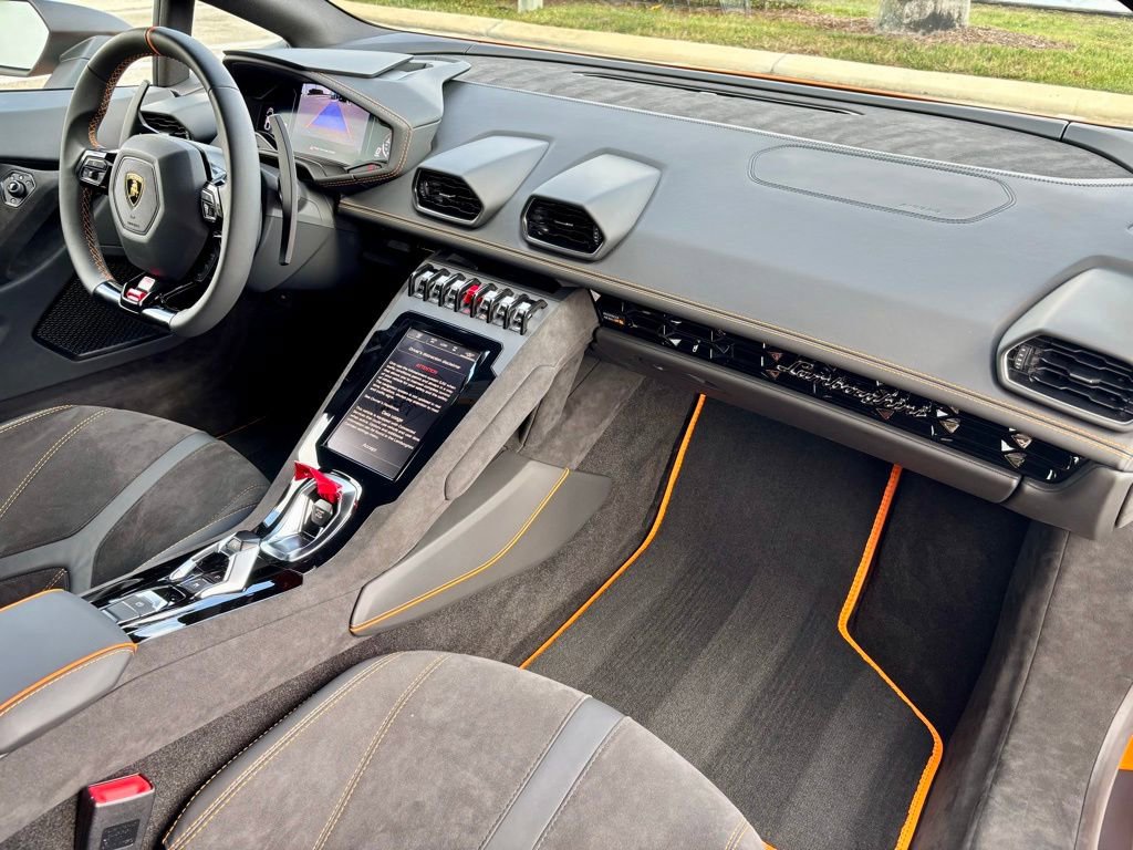 Used 2024 Lamborghini Huracan Sterrato image 21