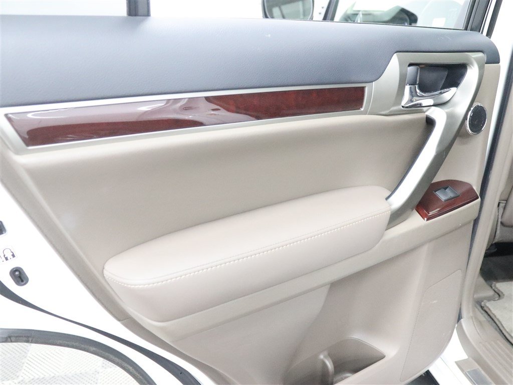 Used 2019 Lexus GX 460 Luxury AWD/4WD image 17