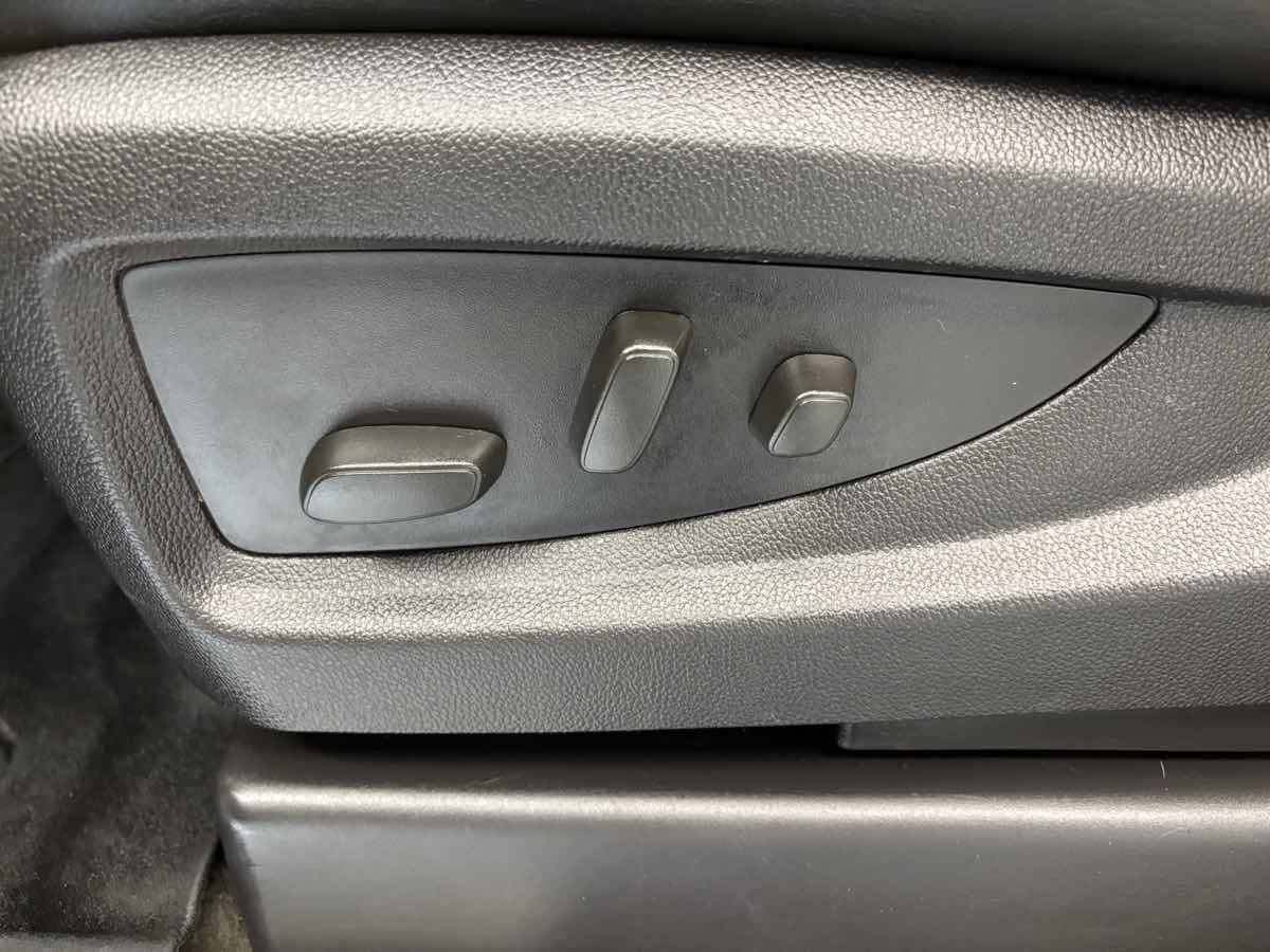 Used 2016 GMC Yukon XL Denali w/ Open Road Package RWD image 21