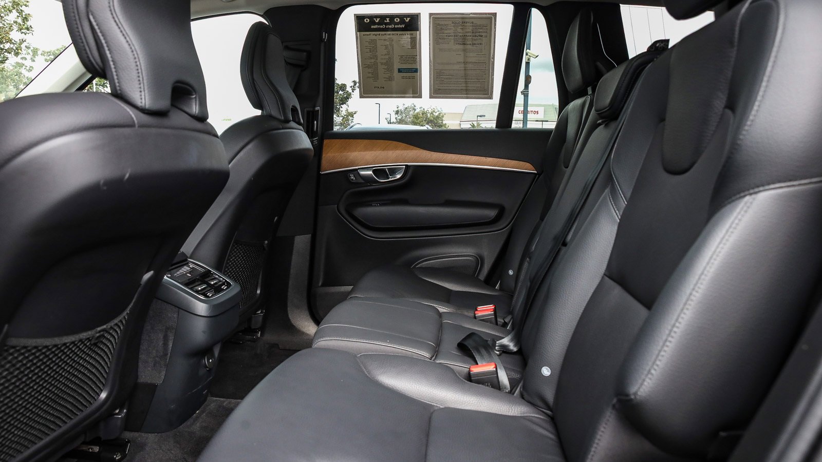 Used 2024 Volvo XC90 B6 Plus image 18