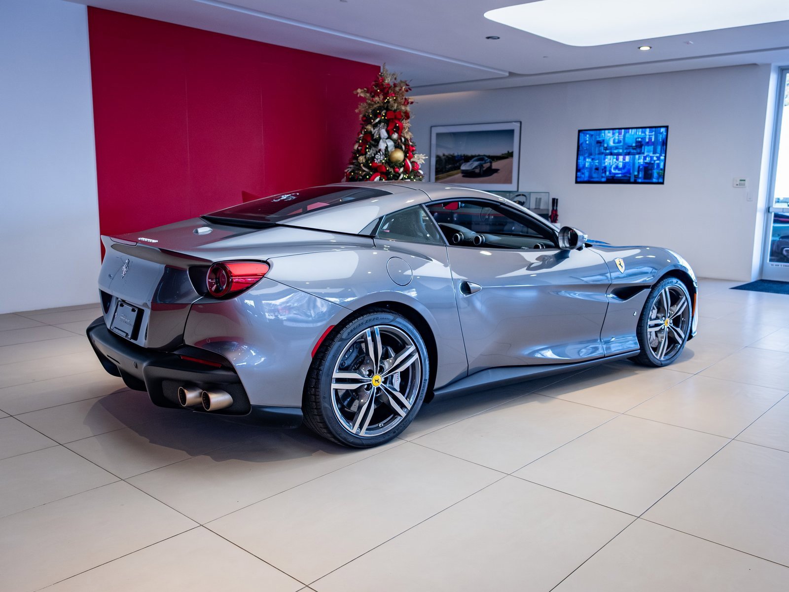 Used 2022 Ferrari Portofino M image 35