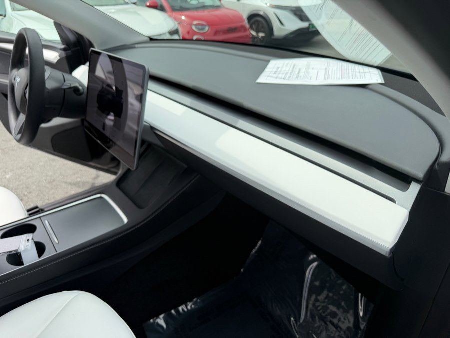 Used 2024 Tesla Model Y Long Range image 29