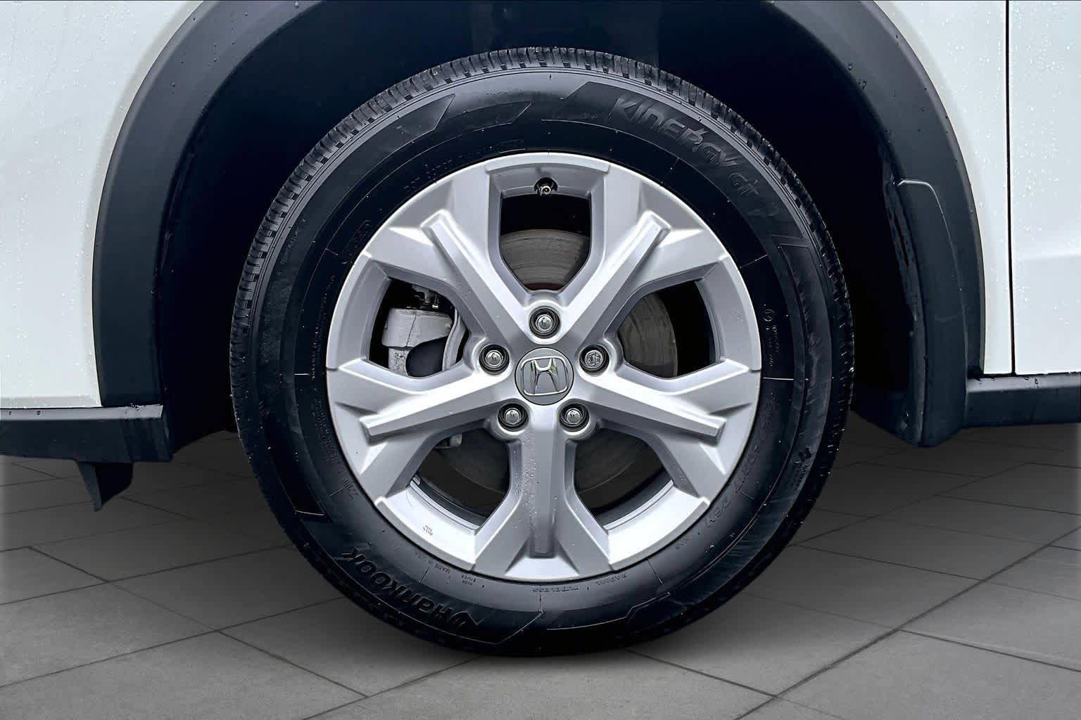 Used 2023 Honda HR-V LX image 11
