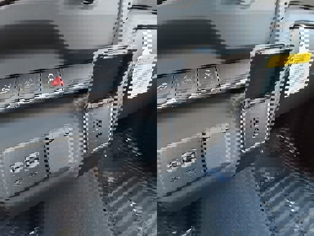 Used 2024 Chevrolet Silverado 1500 Custom image 28