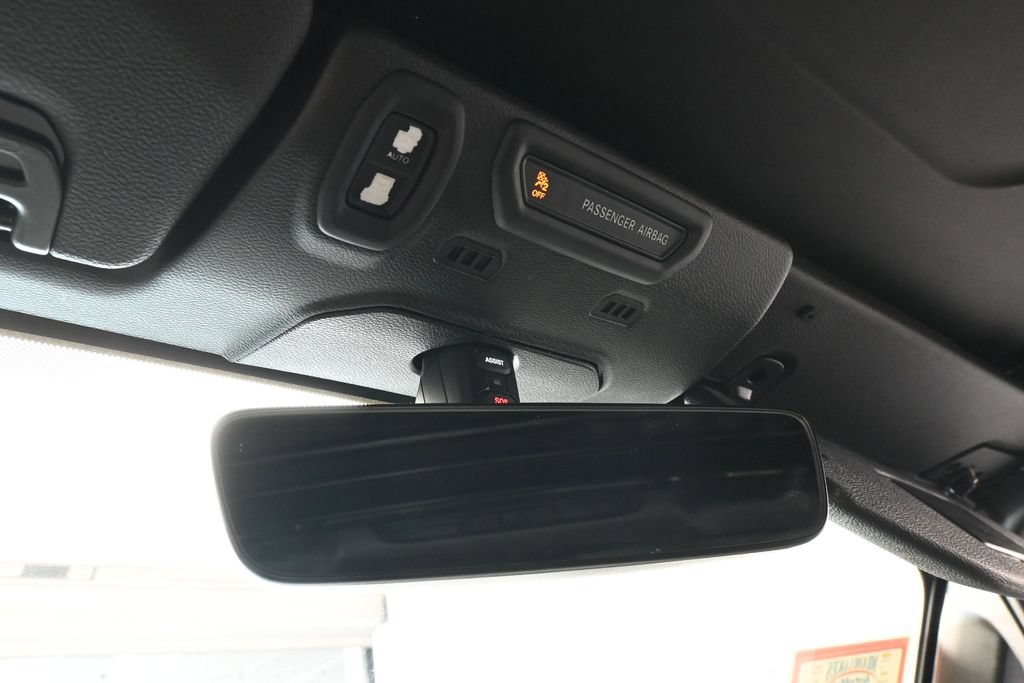 Used 2018 Jeep Wrangler Unlimited Sahara AWD/4WD image 24