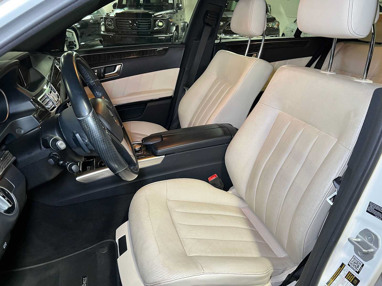 Used 2015 Mercedes-Benz E 400 4MATIC Sedan image 26