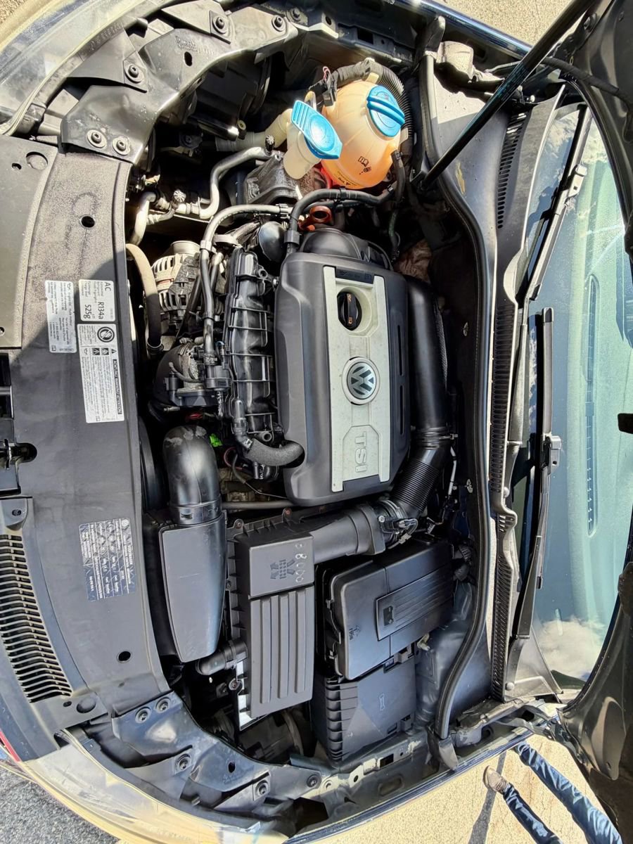 Used 2011 Volkswagen Golf 4-Door FWD image 17