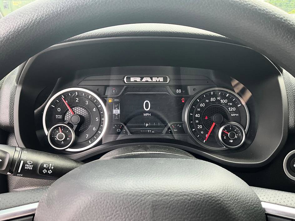 New 2026 RAM 1500 Express AWD/4WD image 16