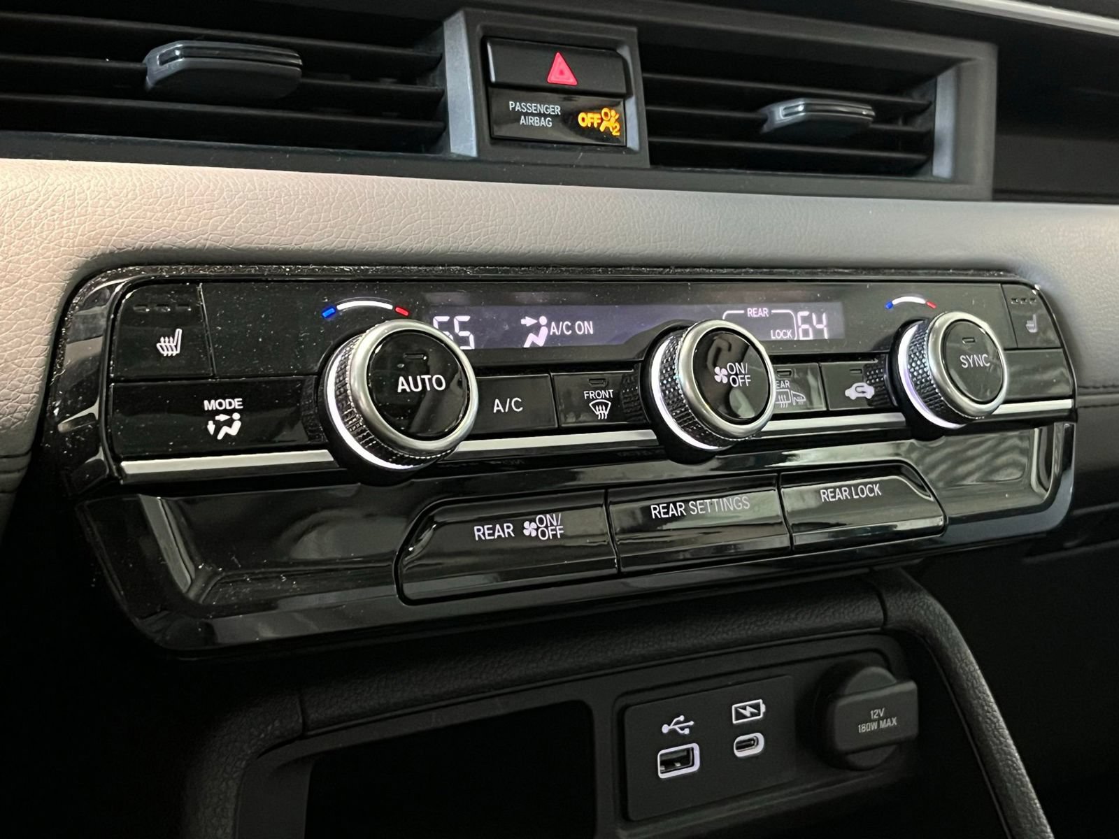 Used 2024 Honda Pilot Touring image 23
