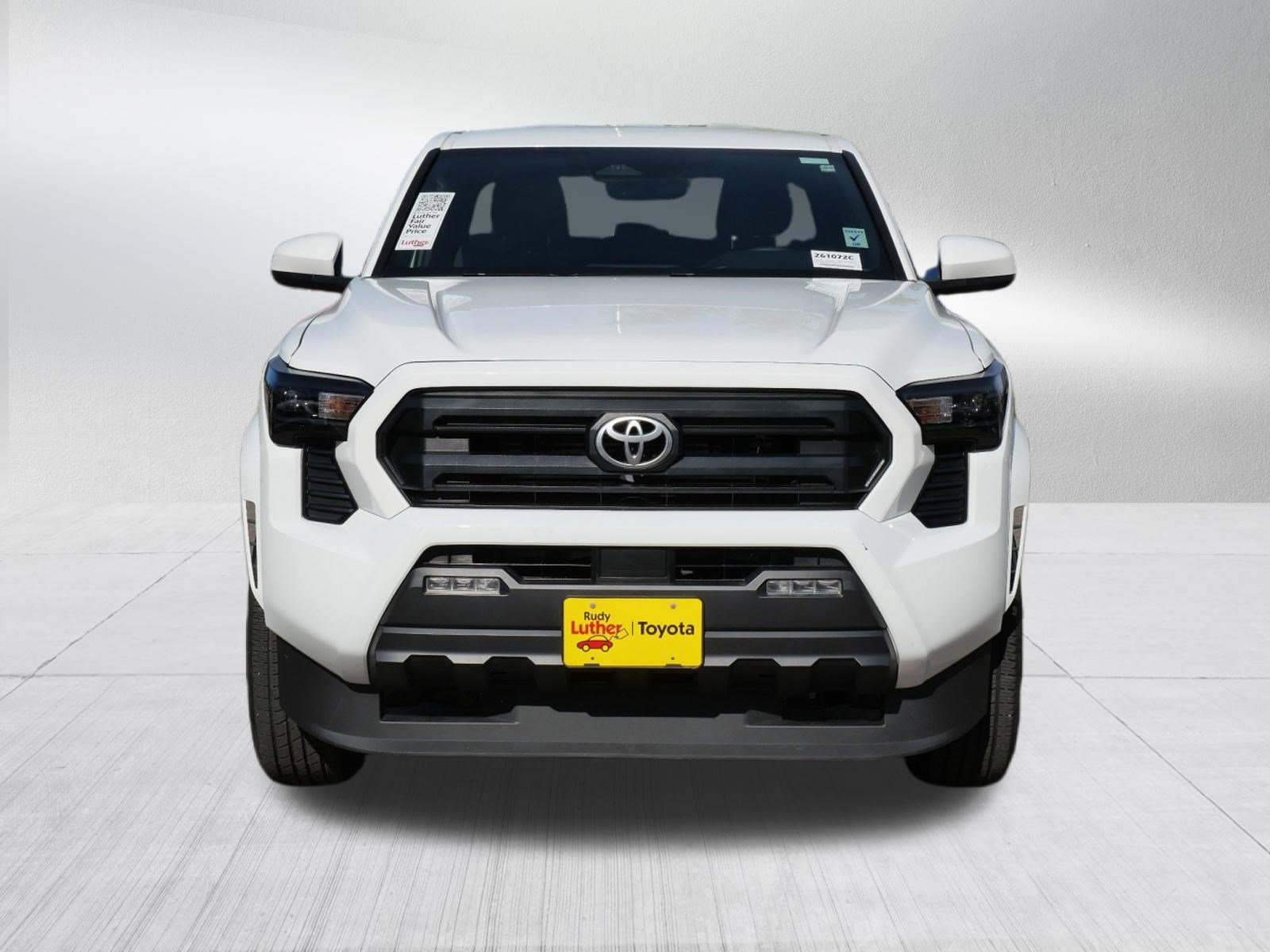 Certified 2024 Toyota Tacoma SR5 AWD/4WD image 2