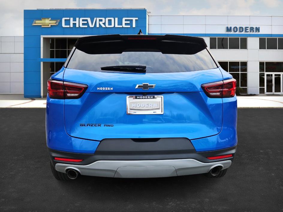 New 2025 Chevrolet Blazer LT w/ Midnight/Sport Edition image 4