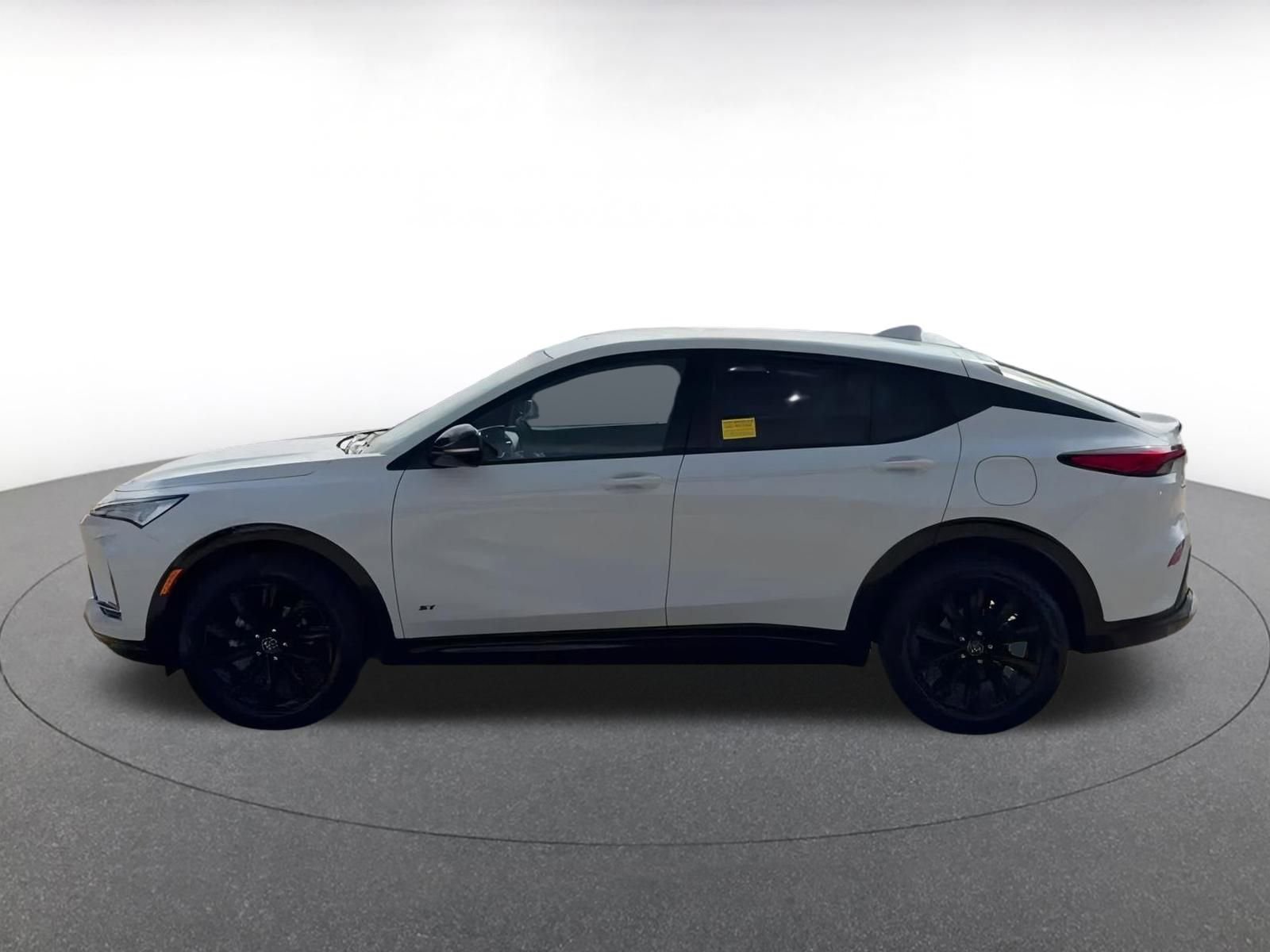 Used 2025 Buick Envista Sport Touring image 9