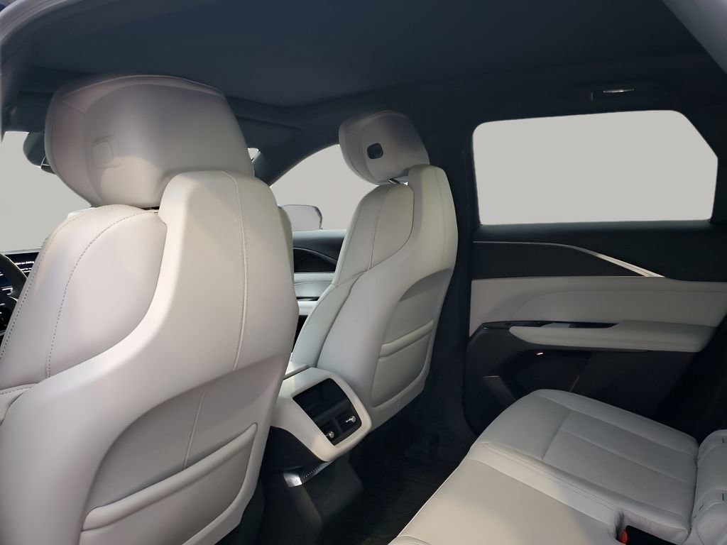 Certified 2024 Cadillac Lyriq Luxury image 18
