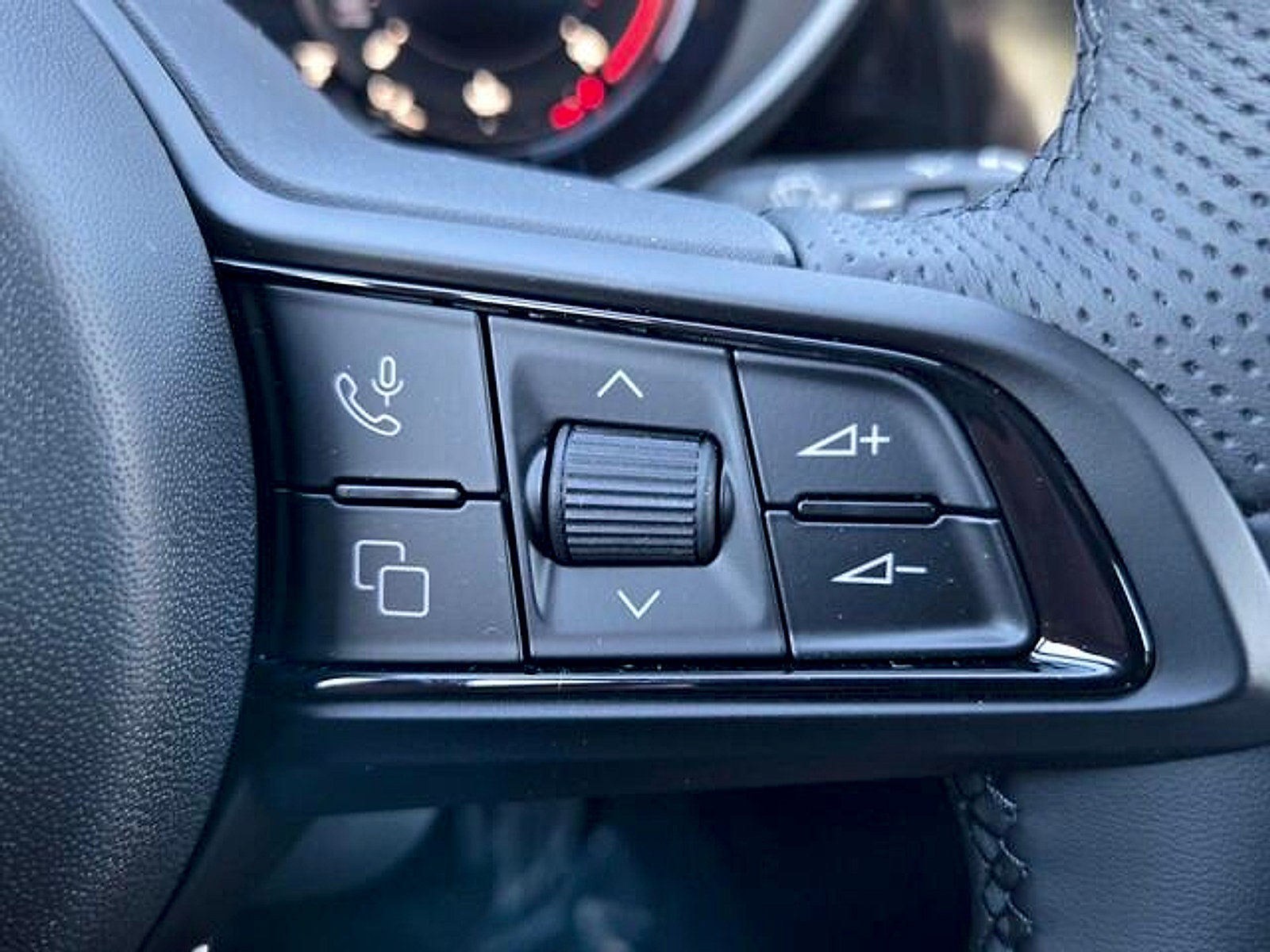 New 2026 Alfa Romeo Giulia w/ Driving Assist Package RWD image 13