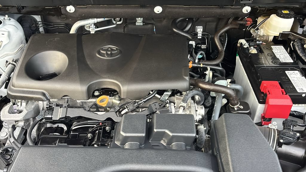 Used 2025 Toyota RAV4 LE AWD/4WD image 30