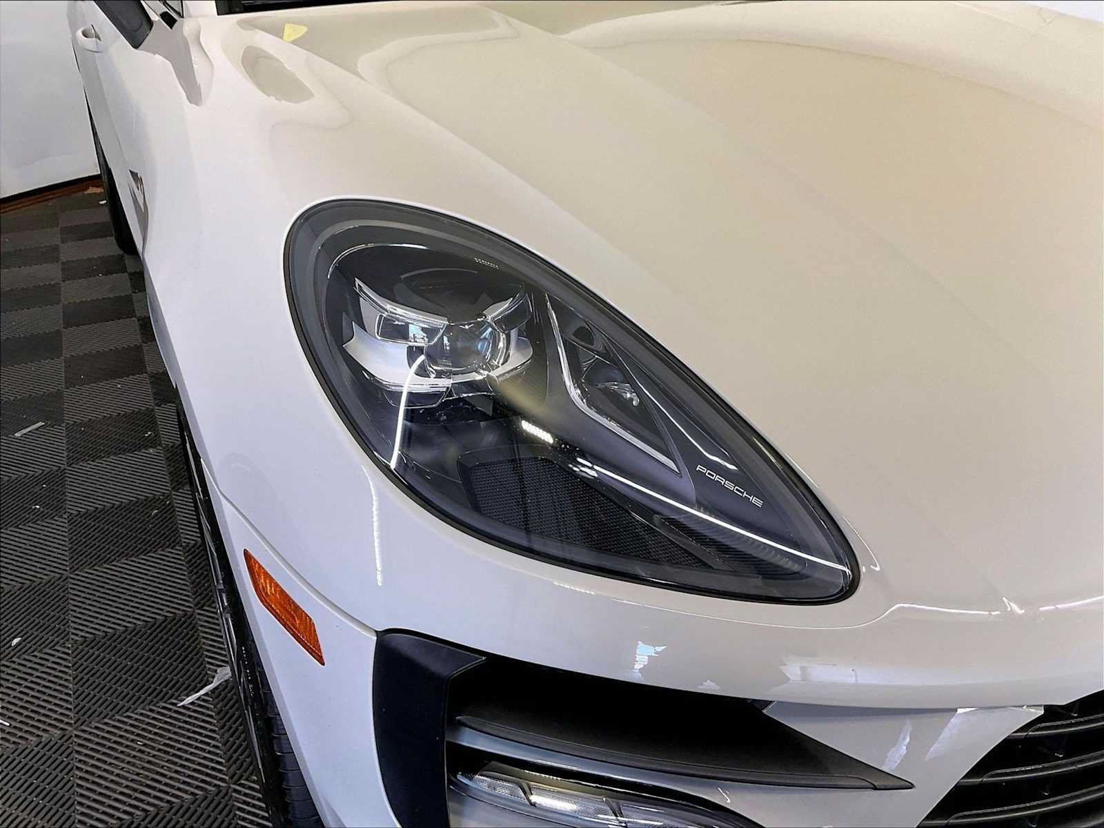 Certified 2021 Porsche Macan S AWD/4WD image 12