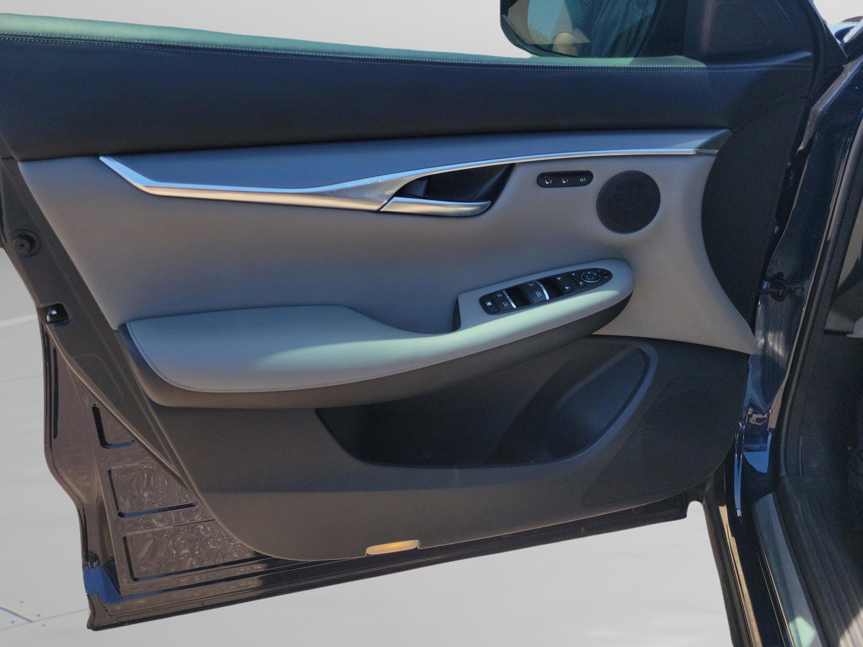 Certified 2023 INFINITI QX50 Luxe FWD image 22