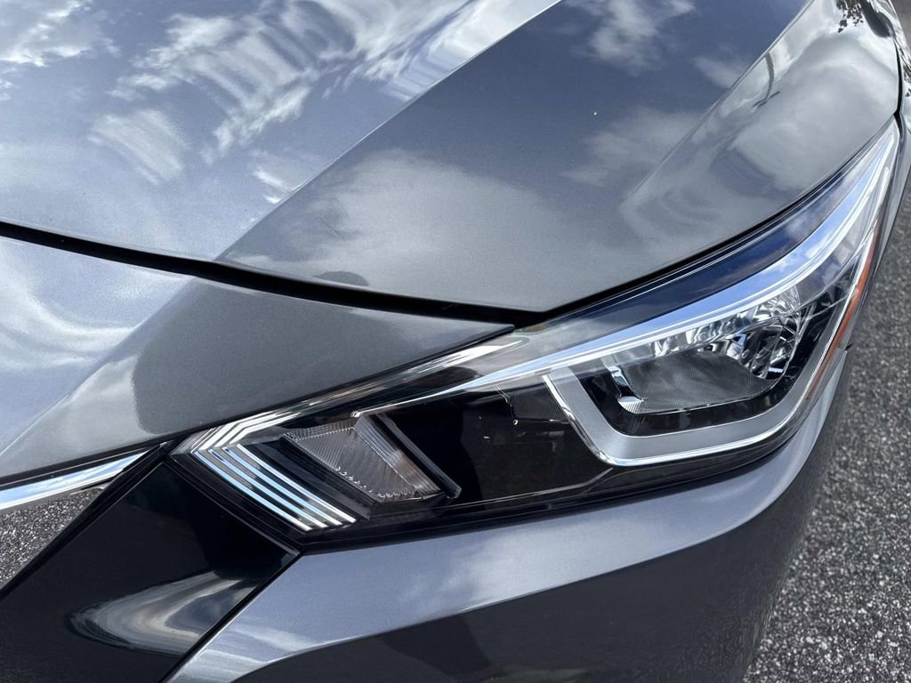 Used 2022 Nissan Versa S image 10