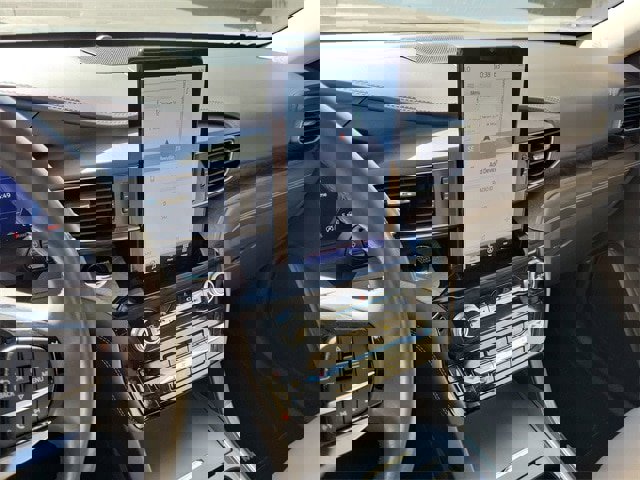 Used 2023 Ford Explorer Platinum w/ Technology Package image 12