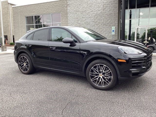 Used 2024 Porsche Cayenne Coupe AWD/4WD image 2
