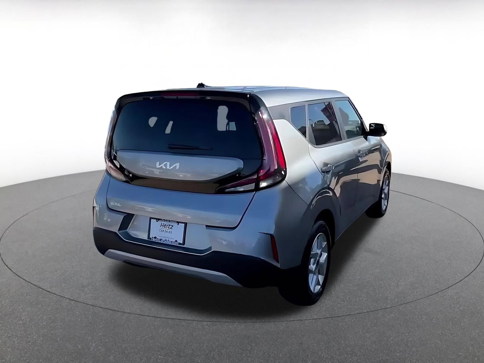 Used 2025 Kia Soul LX w/ LX Technology Package image 14