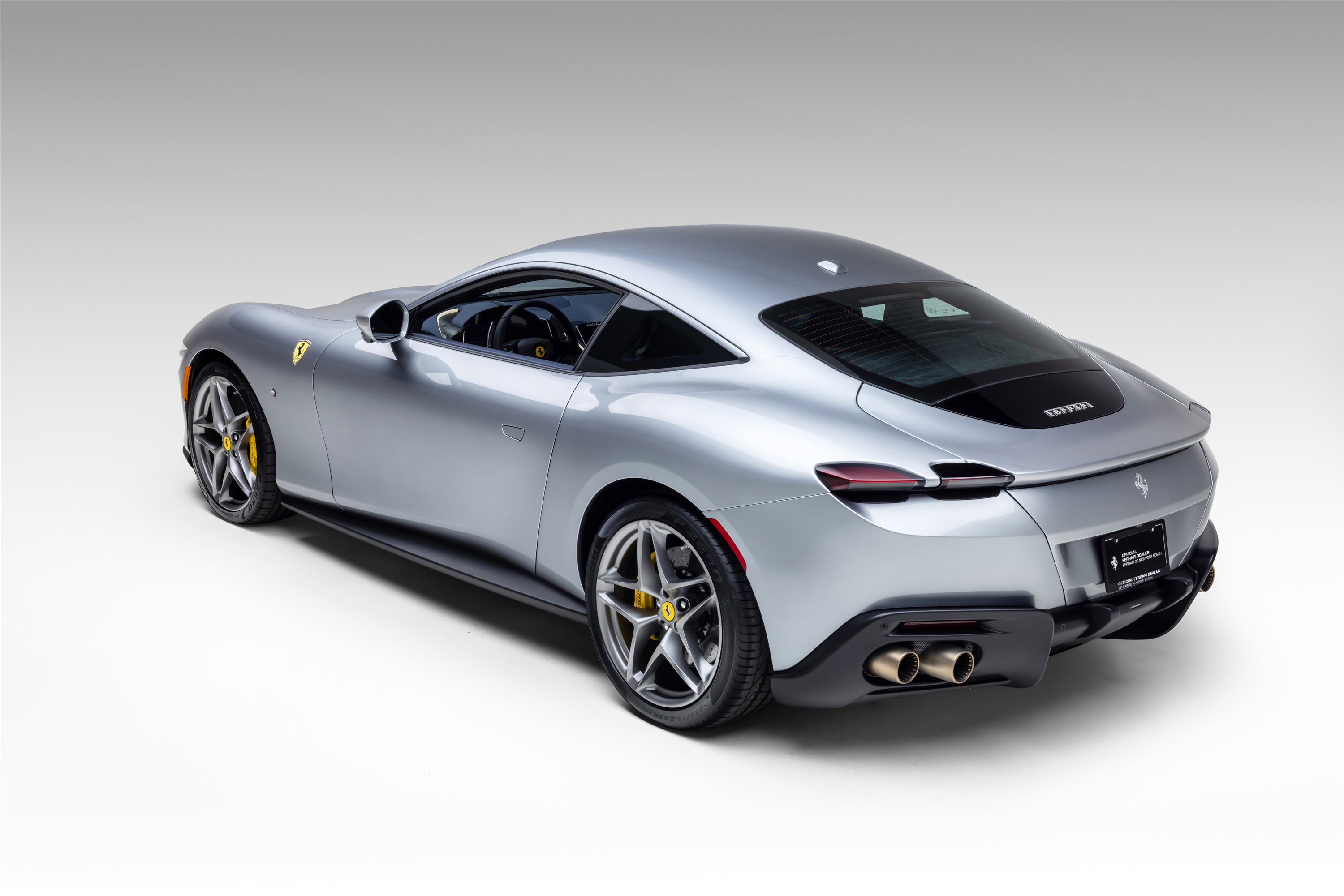 Used 2023 Ferrari Roma RWD image 10