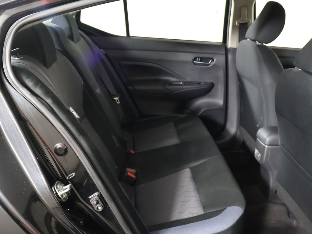 Used 2025 Nissan Versa SV image 27