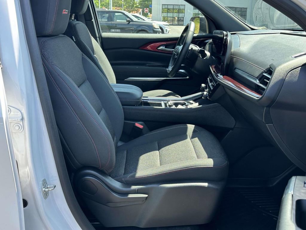 Used 2024 Chevrolet Traverse Z71 AWD/4WD image 6