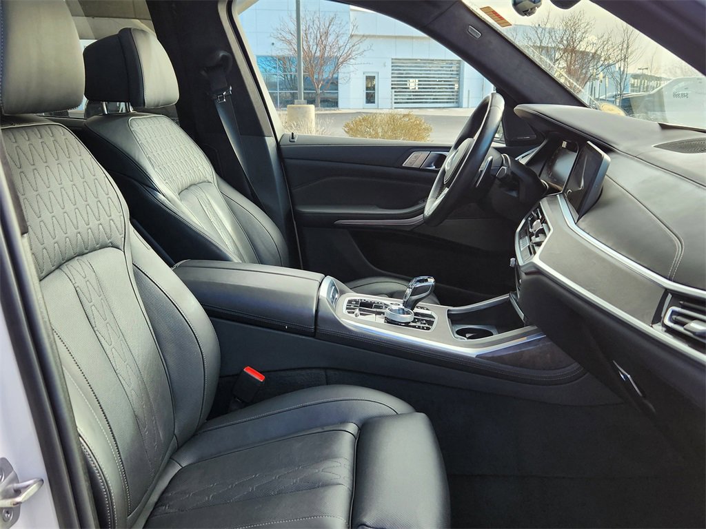 Used 2021 BMW X7 M50i image 18