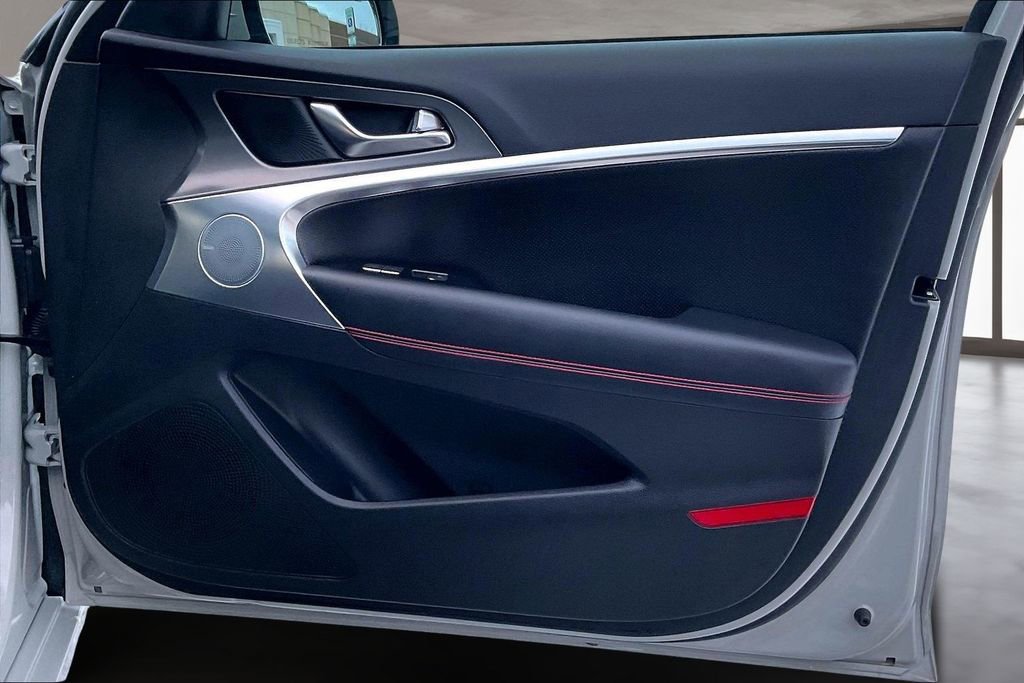 Used 2025 Genesis G70 2.5T w/ Sport Prestige Package image 27