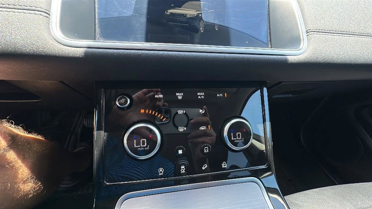 Used 2020 Land Rover Range Rover Evoque S AWD/4WD image 37