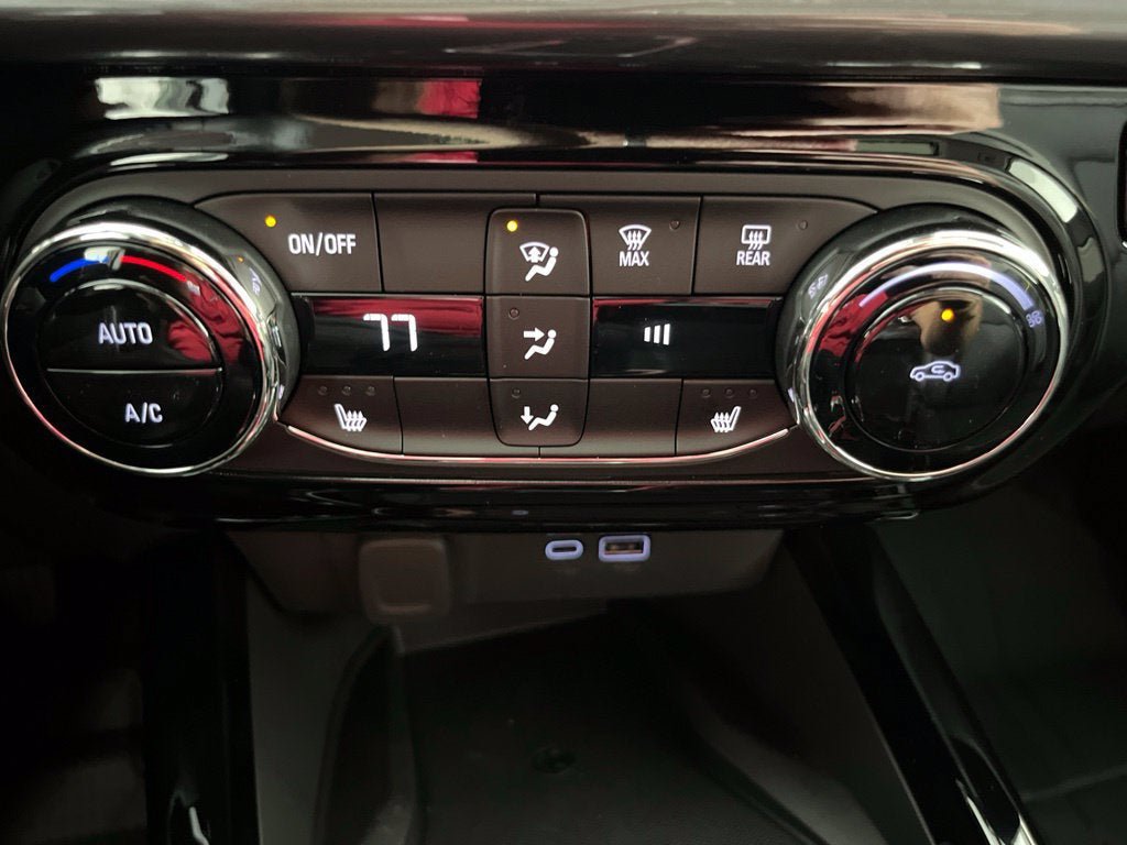 New 2026 Chevrolet Trax ACTIV w/ Sunroof Package FWD image 25