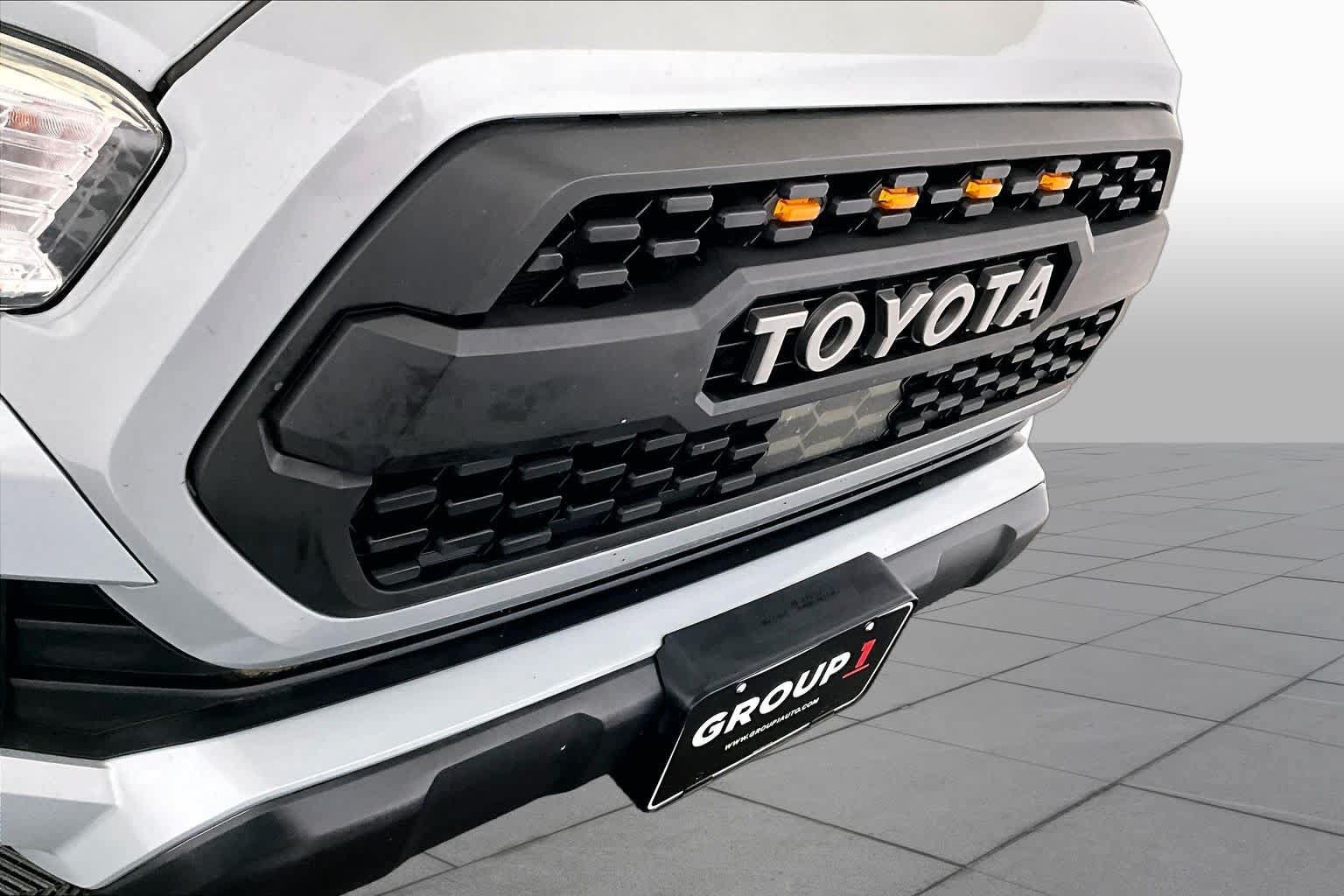 Used 2019 Toyota Tacoma TRD Off-Road AWD/4WD image 27