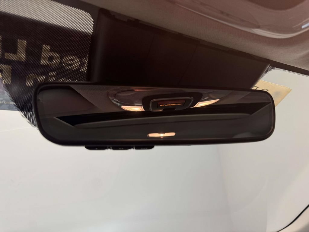 Used 2025 Hyundai Elantra Limited FWD image 24