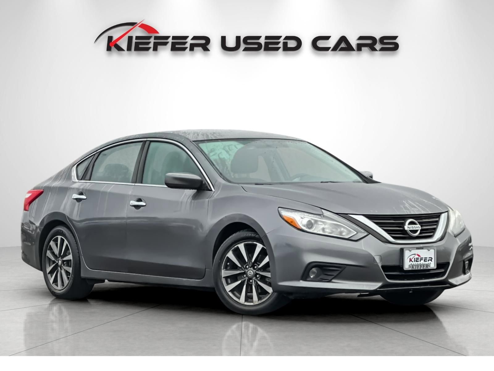 Used 2017 Nissan Altima 2.5 SV image 2