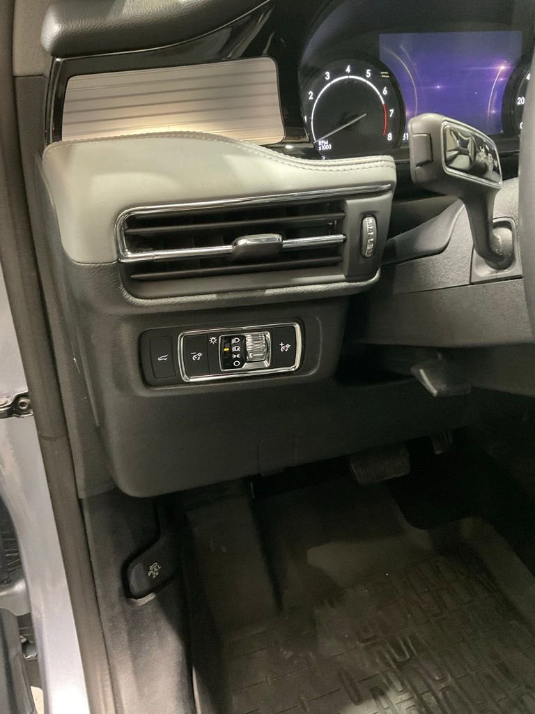 Used 2022 Lincoln Corsair FWD w/ Equipment Group 101A image 8